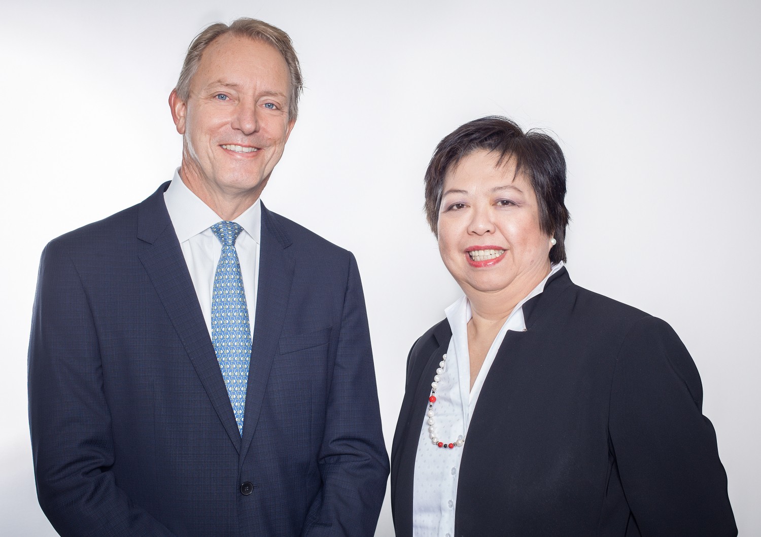 Thos Gieskes pren el relleu a Ging Ledesma, com a nou Director Executiu d'Oikocredit Internacional. Thos Gieskes pren el relleu a Ging Ledesma, com a nou Director Executiu d'Oikocredit Internacional.